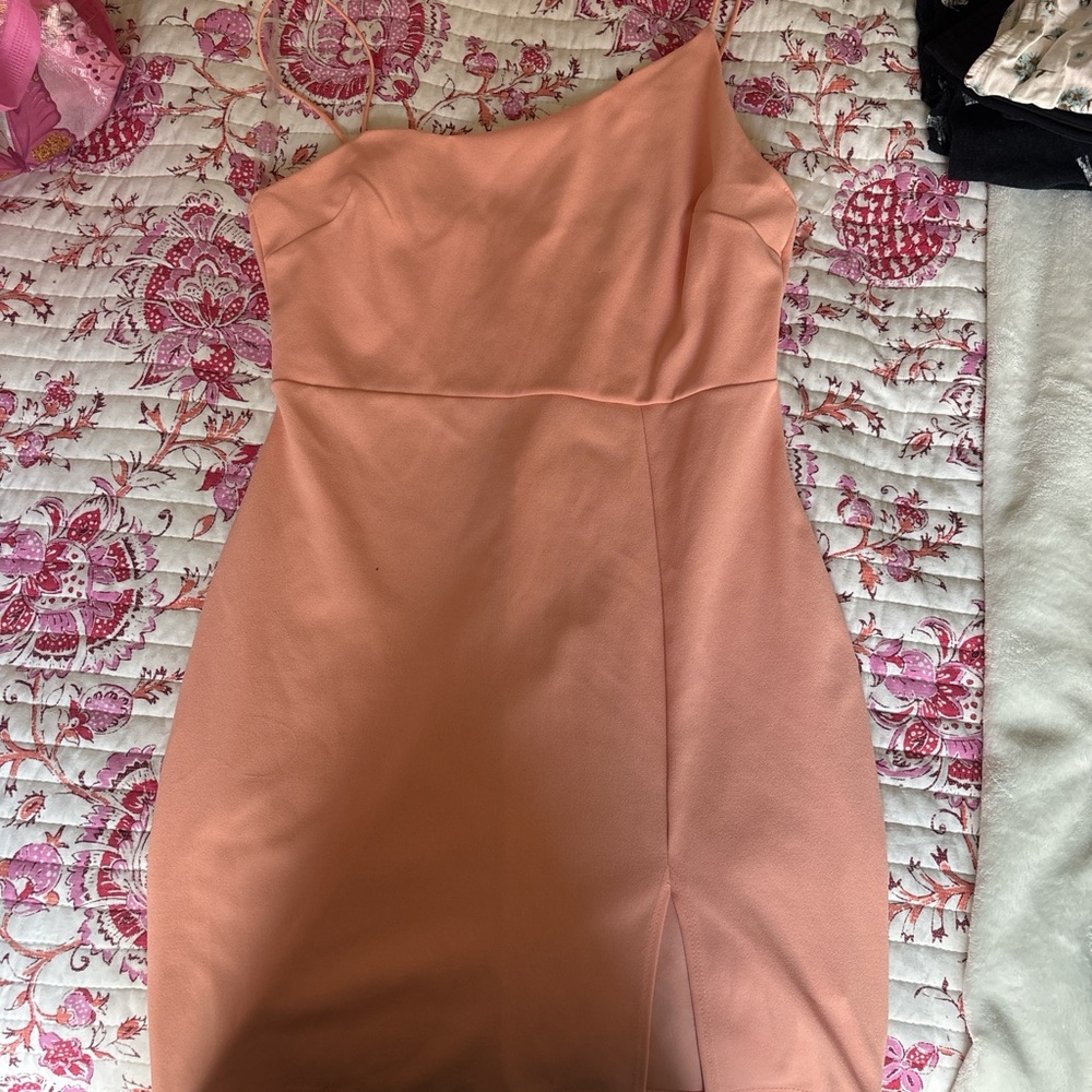 Chic One-Shoulder Black Dress with Sleek Silhouette never worn
